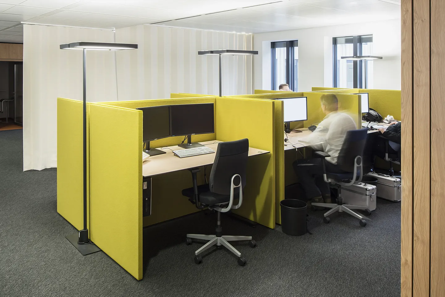 Individuelle Design-Schallabsorber zur Verbesserung der Raumakustik Individuelle Design-Schallabsorber zur Verbesserung der Raumakustik