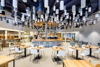 Individuelle Design-Schallabsorber zur Verbesserung der Raumakustik Individuelle Design-Schallabsorber zur Verbesserung der Raumakustik