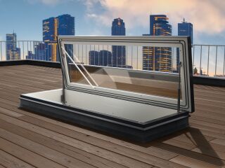 Neues stilvolles Design: der Gorter® Ganzglas-Dachausstieg