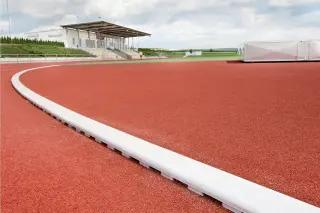 ANRIN SPORT - Entwässerungssysteme und Randeinfassungen  für Sportanlagen ANRIN SPORT - Entwässerungssysteme und Randeinfassungen  für Sportanlagen