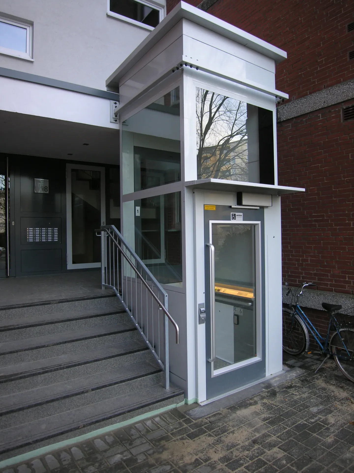 Homelift | Plattformsenkrechtlift für Außen Homelift | Plattformsenkrechtlift für Außen