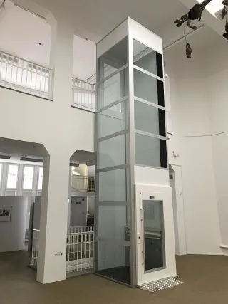 Homelift | Plattformsenkrechtlift für Außen Homelift | Plattformsenkrechtlift für Außen