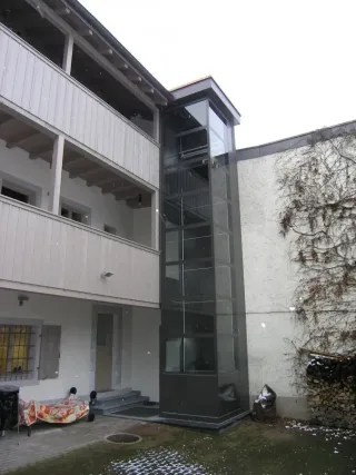 Homelift | Plattformsenkrechtlift für Außen Homelift | Plattformsenkrechtlift für Außen