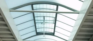 Absturzsicherungssysteme für Lichtkuppeln und Lichtbänder Absturzsicherungssysteme für Lichtkuppeln und Lichtbänder