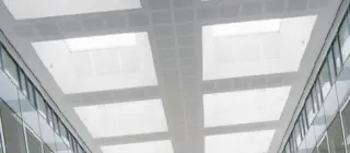 Lichtkuppeln aus Kunststoff/Glas mit Hitze-, Schlag-, Hagel- und Schallschutz Lichtkuppeln aus Kunststoff/Glas mit Hitze-, Schlag-, Hagel- und Schallschutz