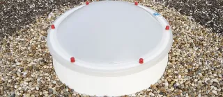 Lichtkuppeln aus Kunststoff/Glas mit Hitze-, Schlag-, Hagel- und Schallschutz Lichtkuppeln aus Kunststoff/Glas mit Hitze-, Schlag-, Hagel- und Schallschutz