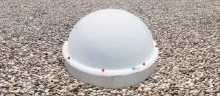 Lichtkuppeln aus Kunststoff/Glas mit Hitze-, Schlag-, Hagel- und Schallschutz Lichtkuppeln aus Kunststoff/Glas mit Hitze-, Schlag-, Hagel- und Schallschutz