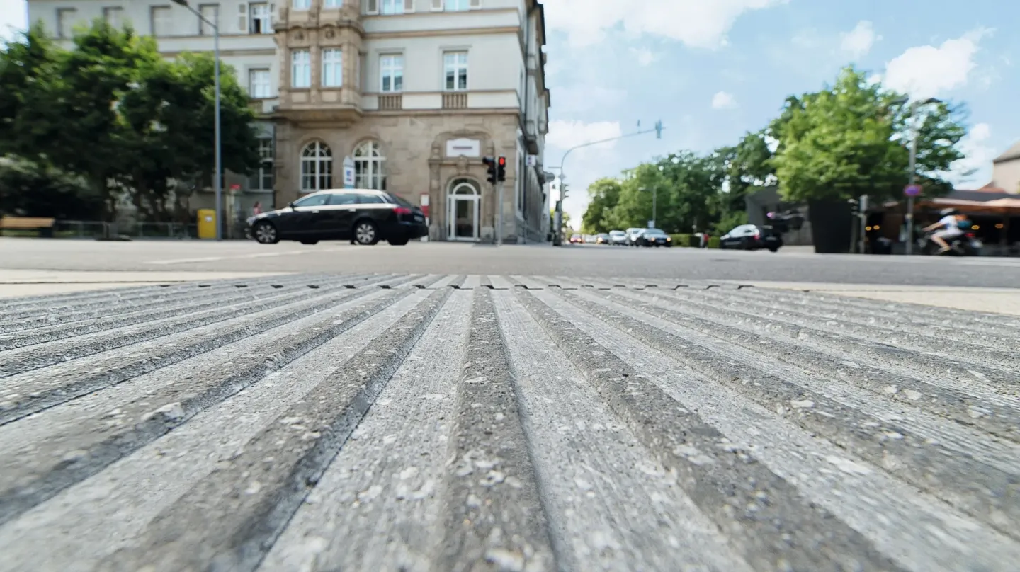 Barrierefreie Flächenbefestigung und Leitsysteme Barrierefreie Flächenbefestigung und Leitsysteme