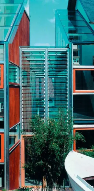 Lamellenfenster mit Isolier- und Einfachverglasung, NRWG zertifiziert Lamellenfenster mit Isolier- und Einfachverglasung, NRWG zertifiziert