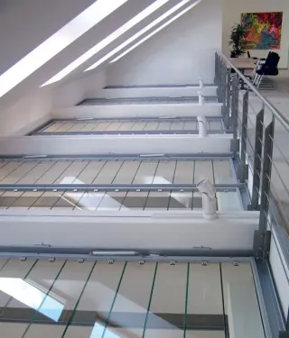 Lamellenfenster mit Isolier- und Einfachverglasung, NRWG zertifiziert Lamellenfenster mit Isolier- und Einfachverglasung, NRWG zertifiziert