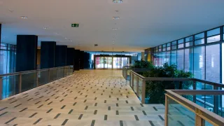 Lamellenfenster mit Isolier- und Einfachverglasung, NRWG zertifiziert Lamellenfenster mit Isolier- und Einfachverglasung, NRWG zertifiziert