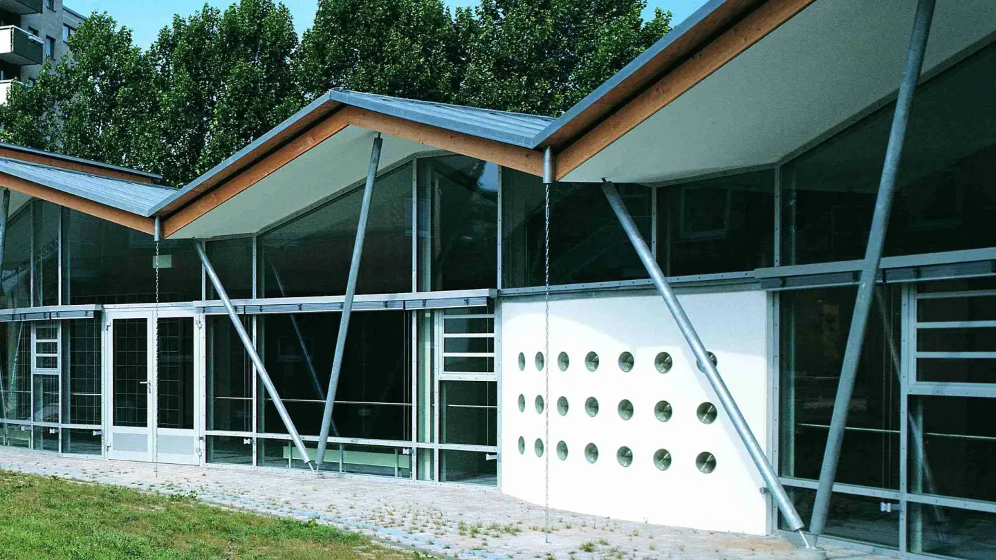 Lamellenfenster mit Isolier- und Einfachverglasung, NRWG zertifiziert Lamellenfenster mit Isolier- und Einfachverglasung, NRWG zertifiziert