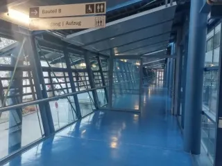 Lamellenfenster mit Isolier- und Einfachverglasung, NRWG zertifiziert Lamellenfenster mit Isolier- und Einfachverglasung, NRWG zertifiziert