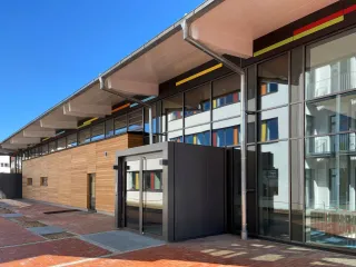 Lamellenfenster mit Isolier- und Einfachverglasung, NRWG zertifiziert Lamellenfenster mit Isolier- und Einfachverglasung, NRWG zertifiziert