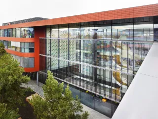 Lamellenfenster mit Isolier- und Einfachverglasung, NRWG zertifiziert Lamellenfenster mit Isolier- und Einfachverglasung, NRWG zertifiziert