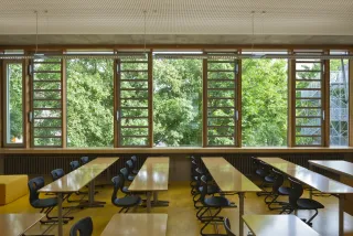 Lamellenfenster mit Isolier- und Einfachverglasung, NRWG zertifiziert Lamellenfenster mit Isolier- und Einfachverglasung, NRWG zertifiziert