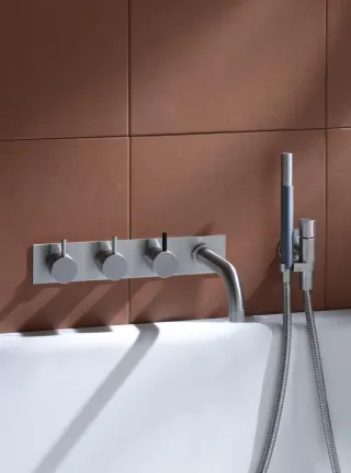 Wannenarmaturen von VOLA Wannenarmaturen von VOLA