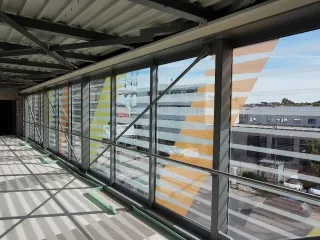 Lamparter Verbindungsbrücken aus Stahl und Glas Lamparter Verbindungsbrücken aus Stahl und Glas