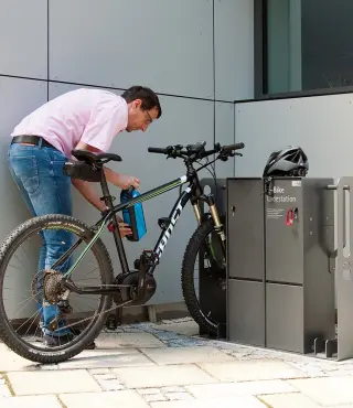 Fahrradparksysteme - Anlehnbügel und Fahrradständer Fahrradparksysteme - Anlehnbügel und Fahrradständer