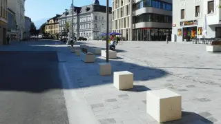 BELLITALIA® - Pflanzbehälter und Poller aus Beton bzw. Marmor BELLITALIA® - Pflanzbehälter und Poller aus Beton bzw. Marmor