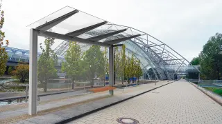 Überdachungssysteme bieten Schutz vor Wind und Wetter Überdachungssysteme bieten Schutz vor Wind und Wetter