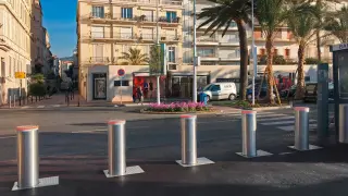 Absperrungen, Barrieren und Poller - Sicherheit im öffentlichen Raum Absperrungen, Barrieren und Poller - Sicherheit im öffentlichen Raum