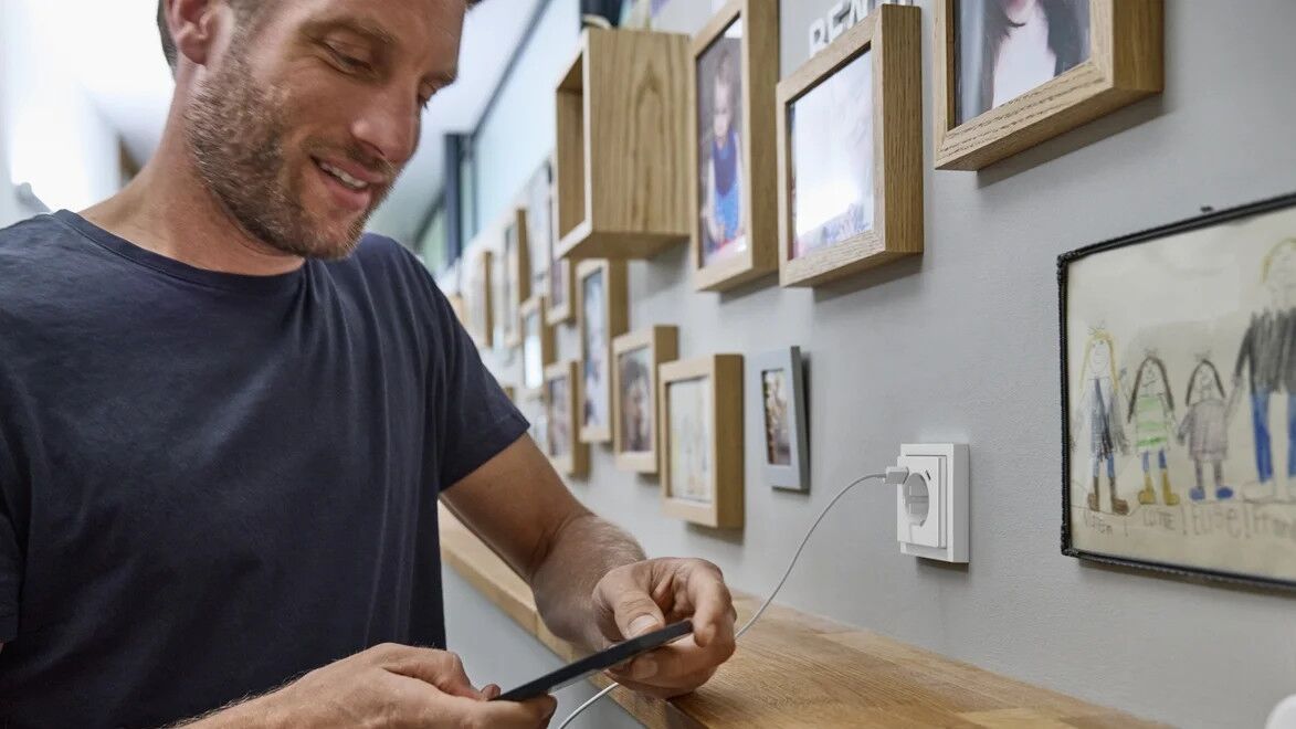 Multimedialösungen - Unterputzradios und USB-Steckdosen von Busch-Jaeger