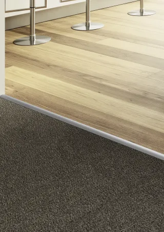 Fußbodenprofilsysteme für Parkett, Laminat, LVT-Designbeläge und Teppich Fußbodenprofilsysteme für Parkett, Laminat, LVT-Designbeläge und Teppich