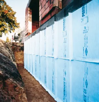 Perimeterdämmung RAVATHERM™ / Sockeldämmung / Dränung an Kellerwänden Perimeterdämmung RAVATHERM™ / Sockeldämmung / Dränung an Kellerwänden