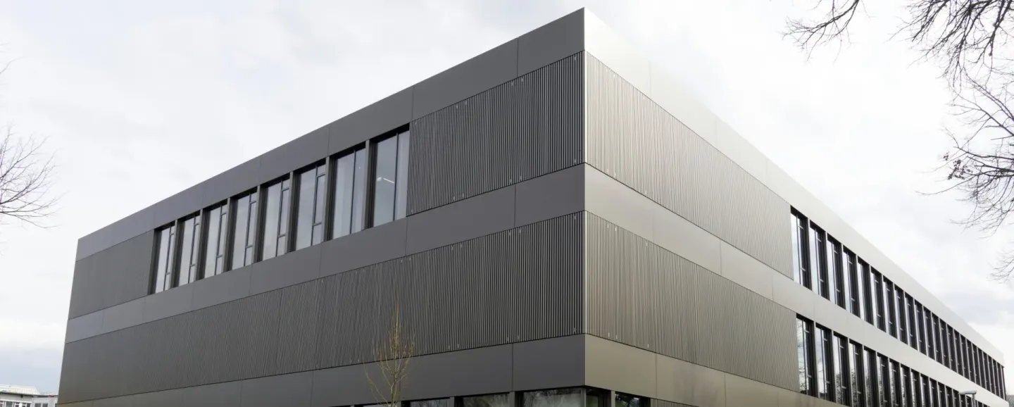 etalbond® - Aluminium-Verbundplatten für den Fassadenbau etalbond® - Aluminium-Verbundplatten für den Fassadenbau