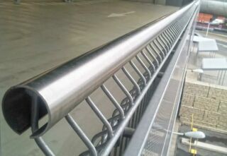 projekt w Systeme aus Stahl - INTEGRA-pw EXTRA Handlauf