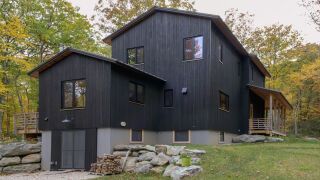 Suyaki - karbonisiertes Holz für Fassadenverkleidungen und Innenausbau Suyaki - karbonisiertes Holz für Fassadenverkleidungen und Innenausbau