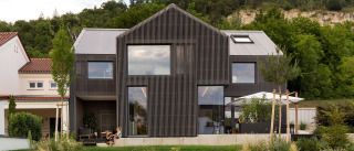 Haus im eleganten Gewand - © Petra Kellner Haus im eleganten Gewand - © Petra Kellner