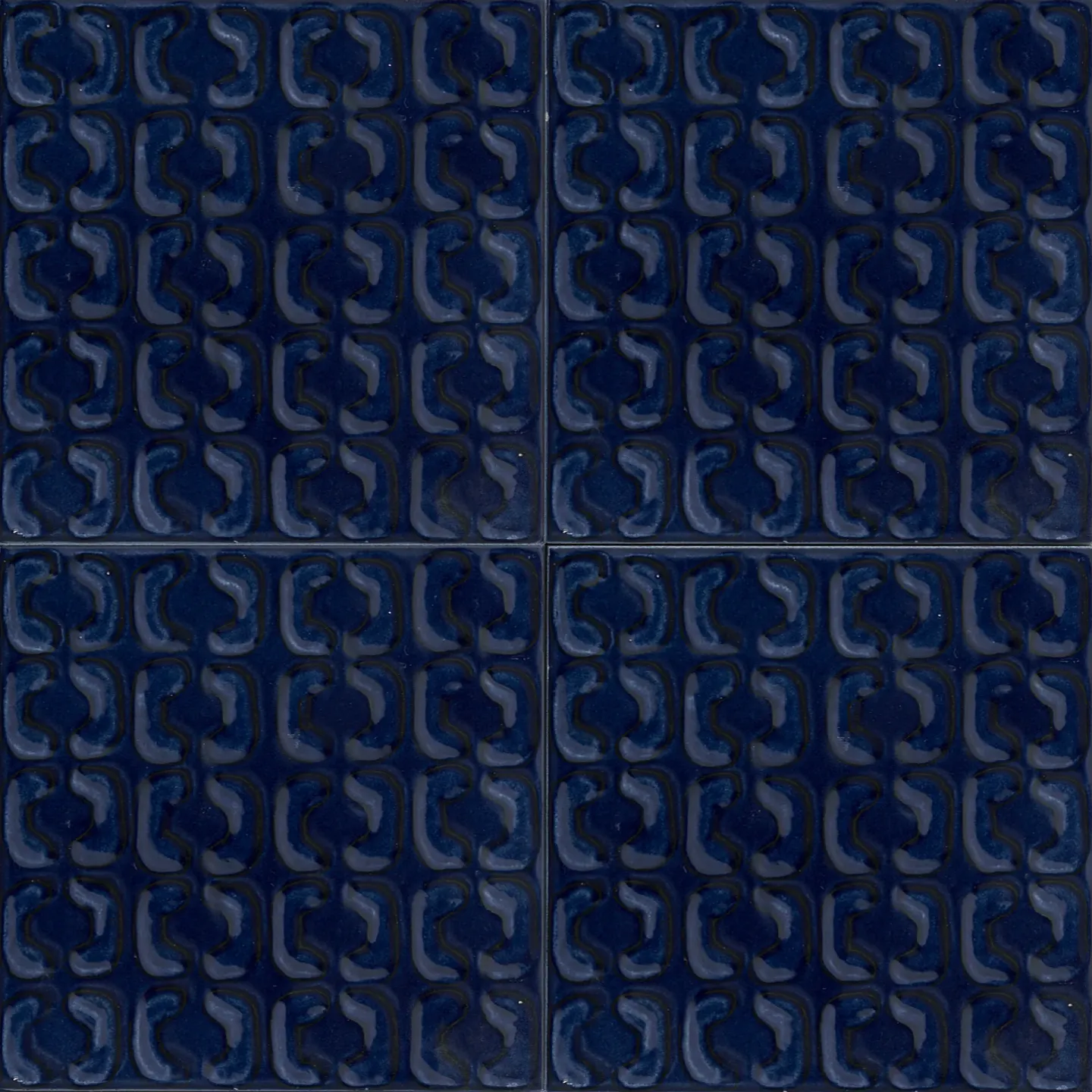 Crogiolo Memoria - Wand- und Bodenfliesen mit halbmatter u.glänzender Oberfläche Crogiolo Memoria - Wand- und Bodenfliesen mit halbmatter u.glänzender Oberfläche