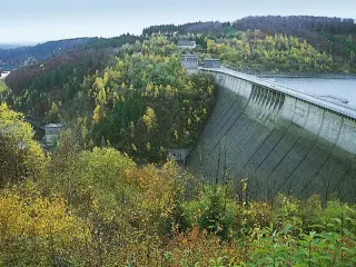 Betoninstandsetzungs- und Schutzsysteme für den Wasserbau Betoninstandsetzungs- und Schutzsysteme für den Wasserbau