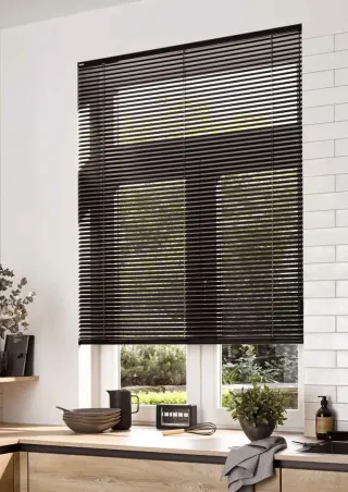 Jalousien für den innenliegenden Sonnenschutz Jalousien für den innenliegenden Sonnenschutz