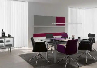 Lamellenvorhänge für den innenliegenden Sonnenschutz Lamellenvorhänge für den innenliegenden Sonnenschutz