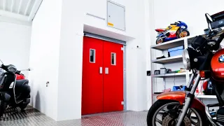 Güteraufzüge SHERPA® und ESCORTA® Güteraufzüge SHERPA® und ESCORTA®