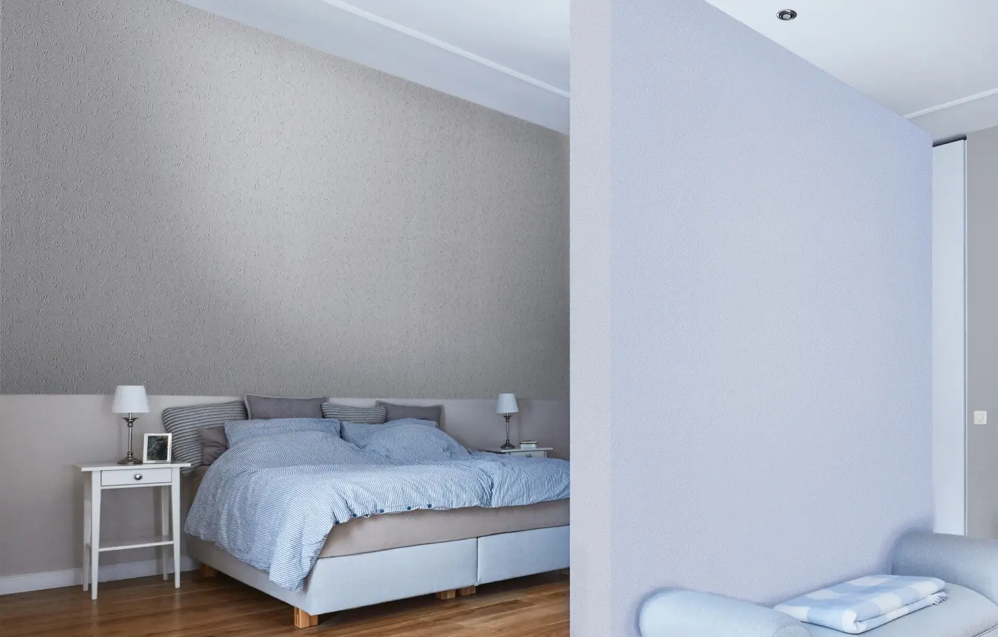 Struktur- und Vliestapeten - diffusionsoffen und feuchtigkeitsregulierend Struktur- und Vliestapeten - diffusionsoffen und feuchtigkeitsregulierend