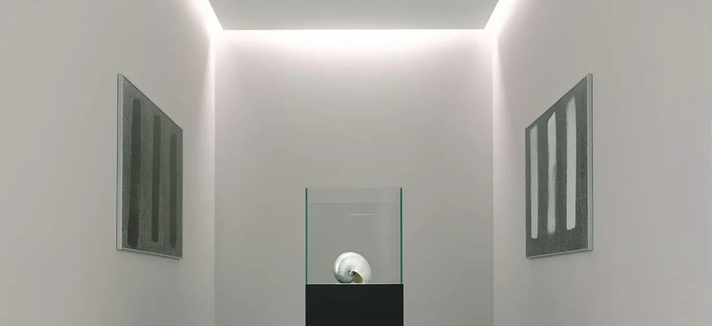 Glattvlies-Tapeten in natürlicher, glatter Papier-Optik Glattvlies-Tapeten in natürlicher, glatter Papier-Optik