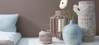 Glattvlies-Tapeten in natürlicher, glatter Papier-Optik Glattvlies-Tapeten in natürlicher, glatter Papier-Optik