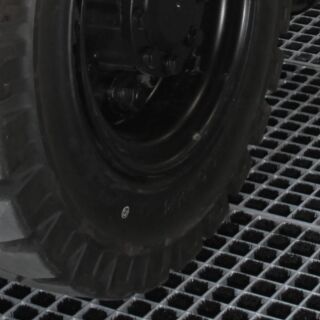 Befahrbares Reifenreinigungssystem T-Rex für Industriehallen