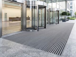 Strapazierfähige Eleganz mit recyceltem Obermaterial