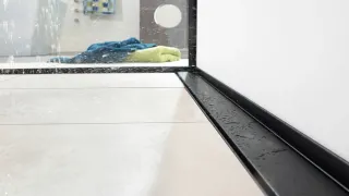 Duschrinnen und Punktentwässerungen Duschrinnen und Punktentwässerungen