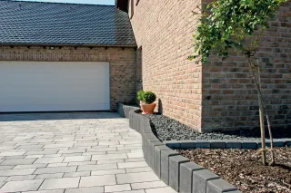 Palisaden und Treppenstufen für den Außenbereich von EHL Palisaden und Treppenstufen für den Außenbereich von EHL