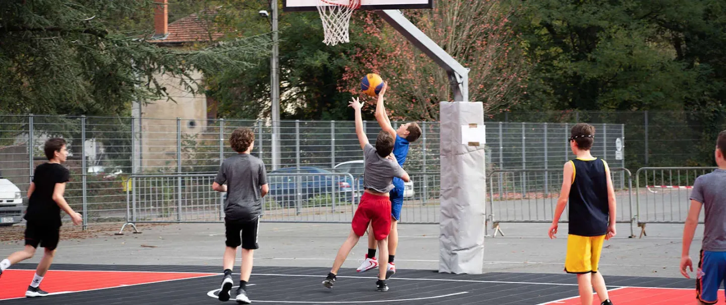 Sportbodenbeläge für den Outdoorbereich: Sport Court© PowerGame Sportbodenbeläge für den Outdoorbereich: Sport Court© PowerGame