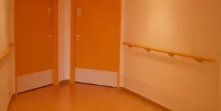 Handläufe, Wandschutzbeläge, Türschutzbeläge und Kantenschutzprofile Handläufe, Wandschutzbeläge, Türschutzbeläge und Kantenschutzprofile