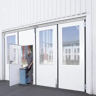 Falttore für breite Hallenöffnungen Falttore für breite Hallenöffnungen