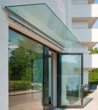 CANOPY Vordachsysteme aus Glas CANOPY Vordachsysteme aus Glas