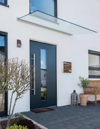 CANOPY Vordachsysteme aus Glas CANOPY Vordachsysteme aus Glas